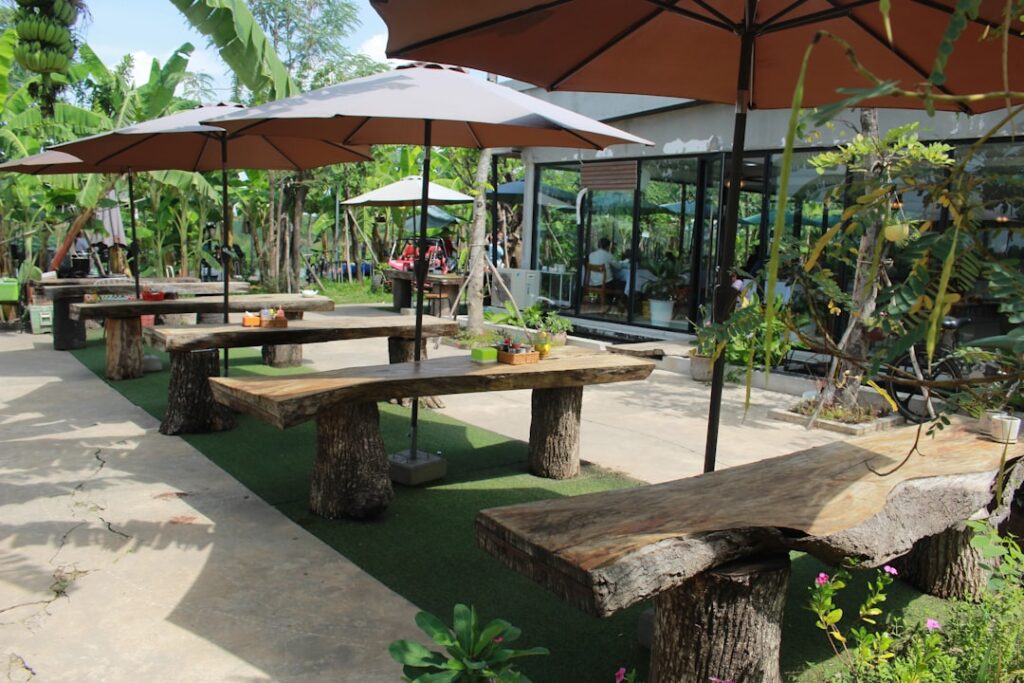 Luxury Garden Bar